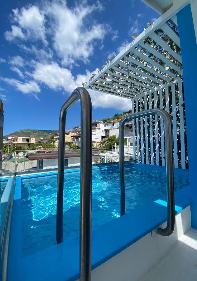 Qeparo Napolon Complex Hotell Exteriör bild