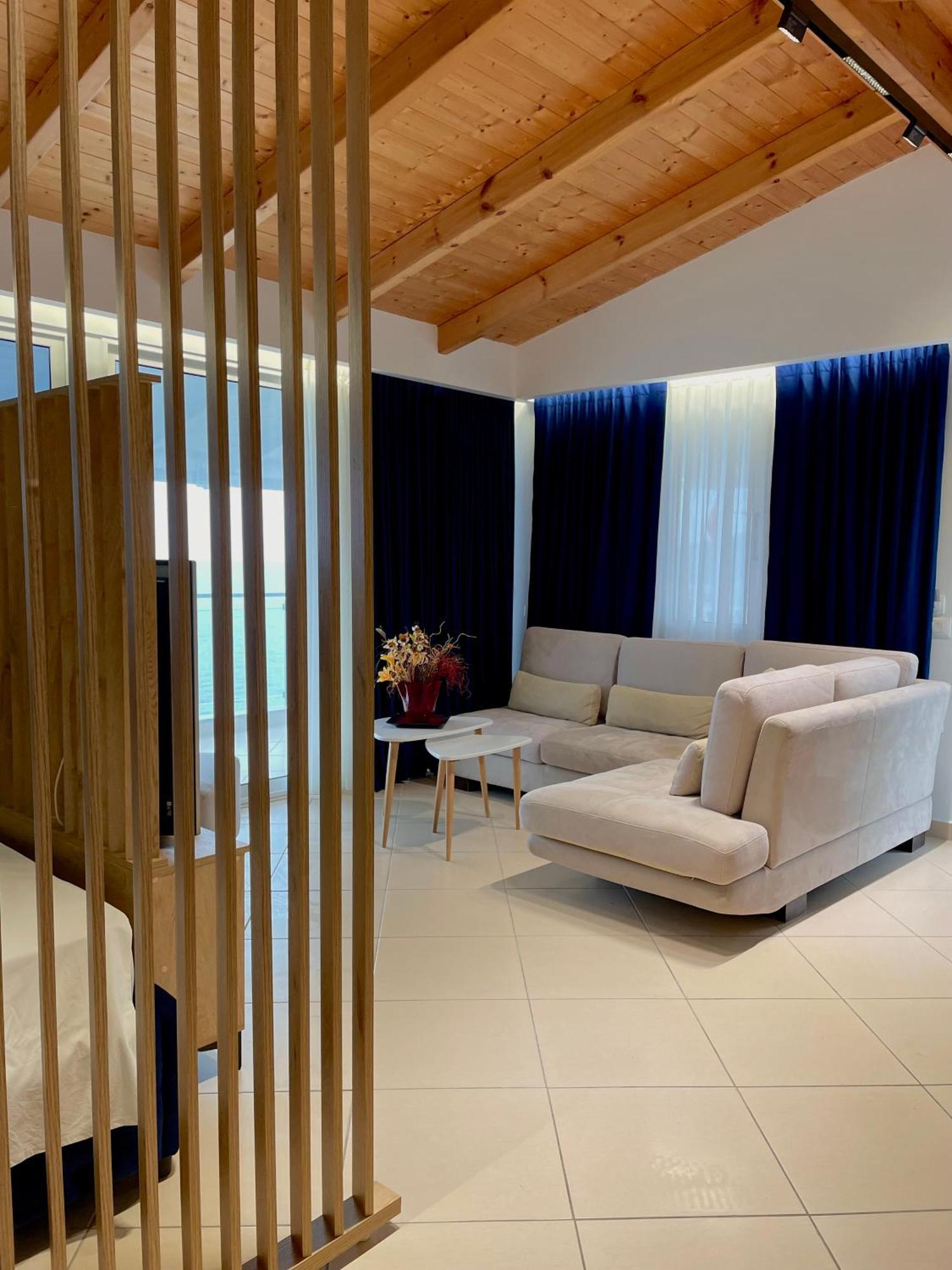 Qeparo Napolon Complex Hotell Exteriör bild