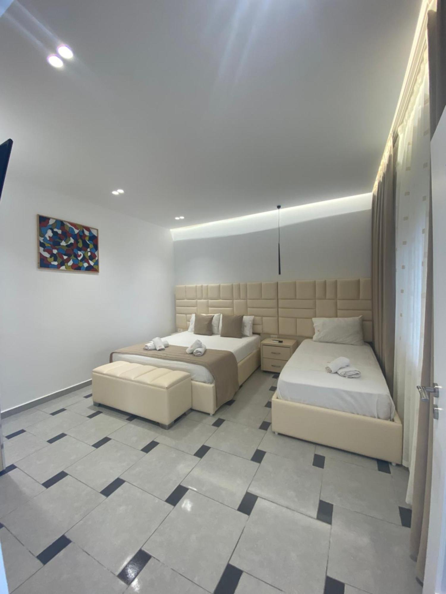 Qeparo Napolon Complex Hotell Exteriör bild