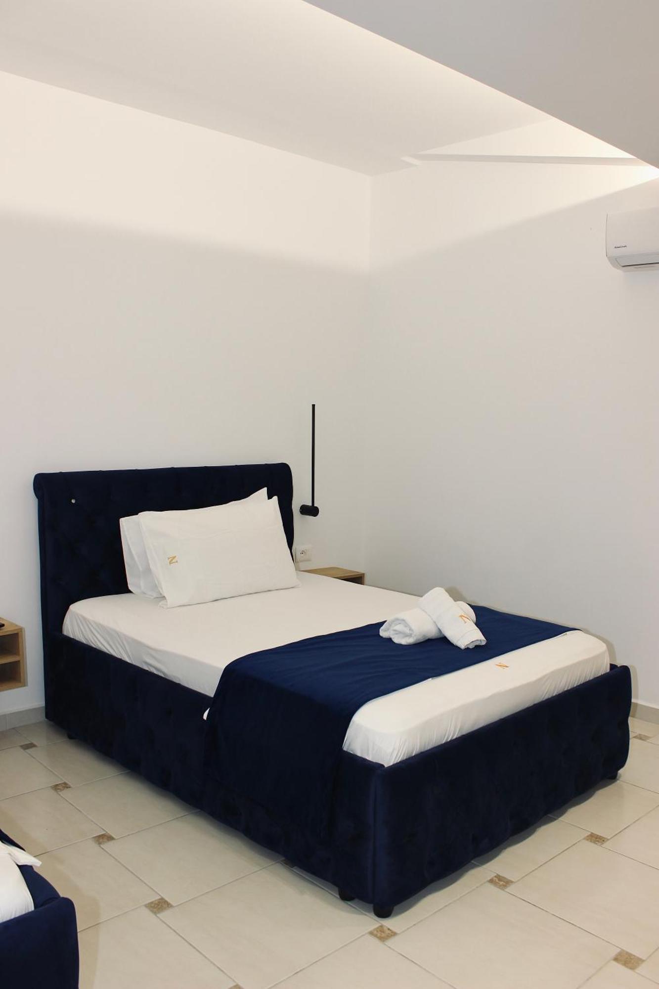 Qeparo Napolon Complex Hotell Exteriör bild